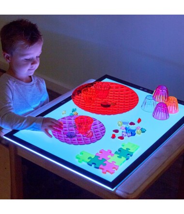 SPALVAS KEIČIANTI ŠVIESOS LENTA - A3 formato