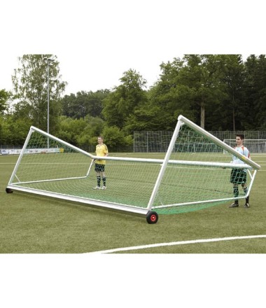 Kubler futbolo vartai su integruotais plieniniais svoriais.