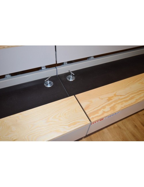 Teleskopinė tribūna su suoliukais - Bench type