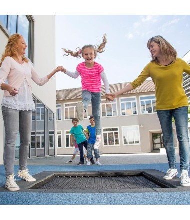 Žemės trampolinai vaikams Trampolinų kiemas 2,00x2,00 m.