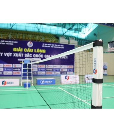 Varžybinis badmintono tinklas su PES kontūru, sustiprintas ir su šoniniais Velcro diržais.