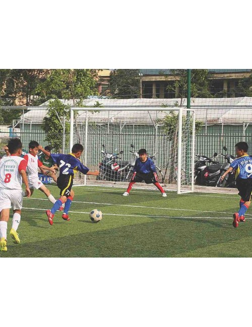 Mini futbolo vartai. Matmenys: 2m x 1.5m.