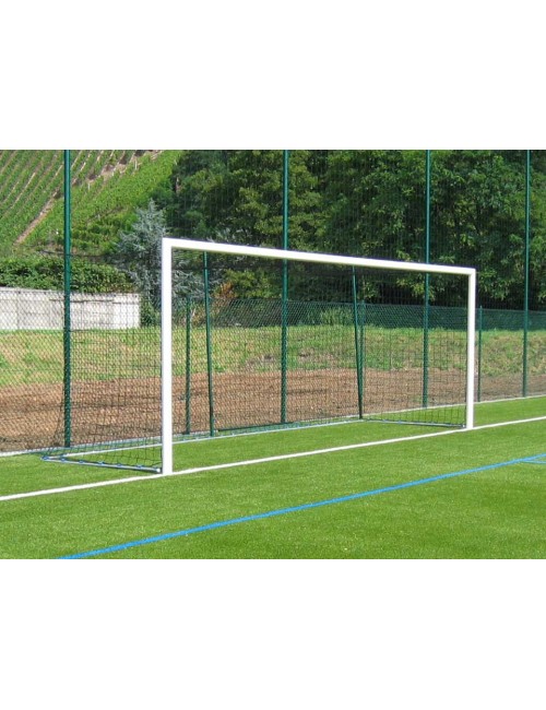 Plienu dengti futbolo vartai 7,32 m x 2,44 m.