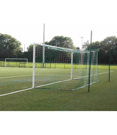 Plienu dengti futbolo vartai 7,32 m x 2,44 m.