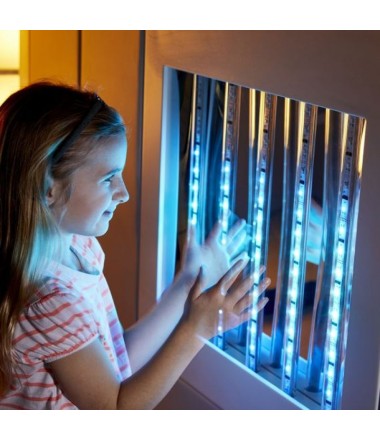 Garsų ir spalvų sieninis skydelis