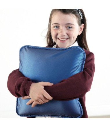 Vibruojanti - masažinė pagalvė -  30 x 30 x 12 cm.