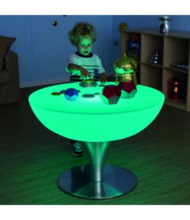 Spalvas keičiantis šviečiantis staliukas
